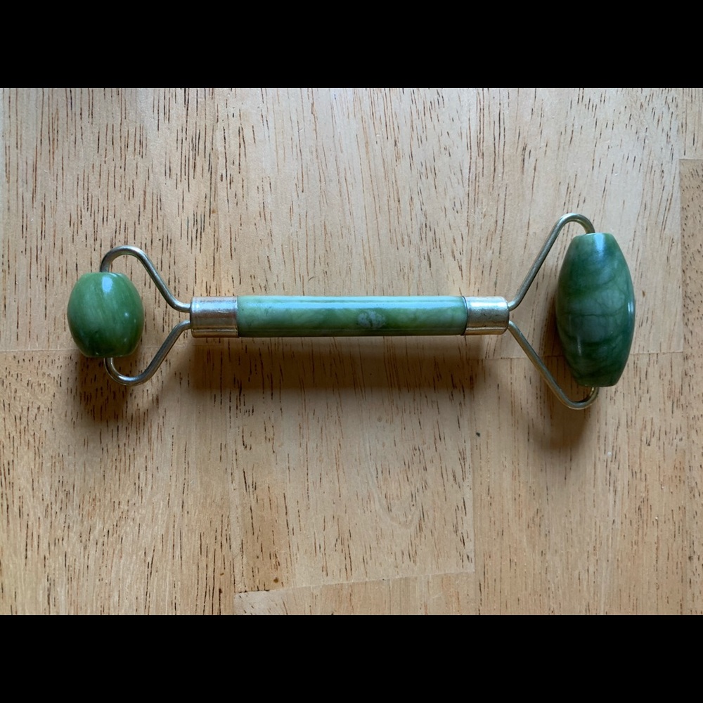 NWOT Jade Roller
